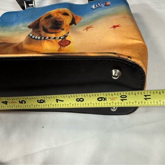 Chic Beach Scene Shoulder Bag with Dog Print - Picture 6 of 10